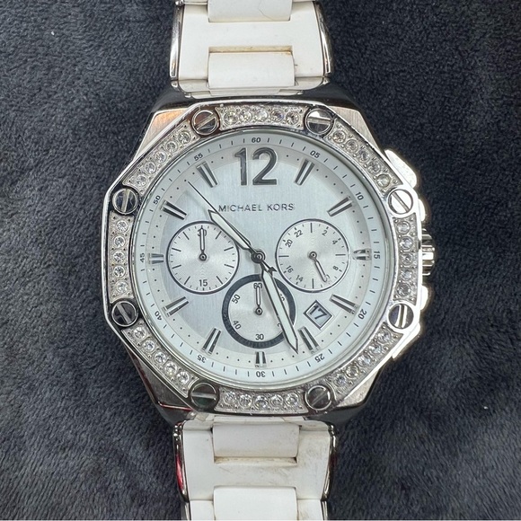 Michael Kors - White & Silver Watch RARE - Picture 2 of 6
